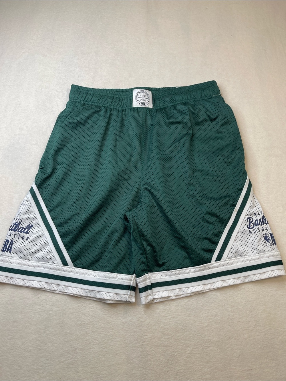NBA Dark Green Mesh LINED Basketball Shorts with White Trim MENS SIZE M